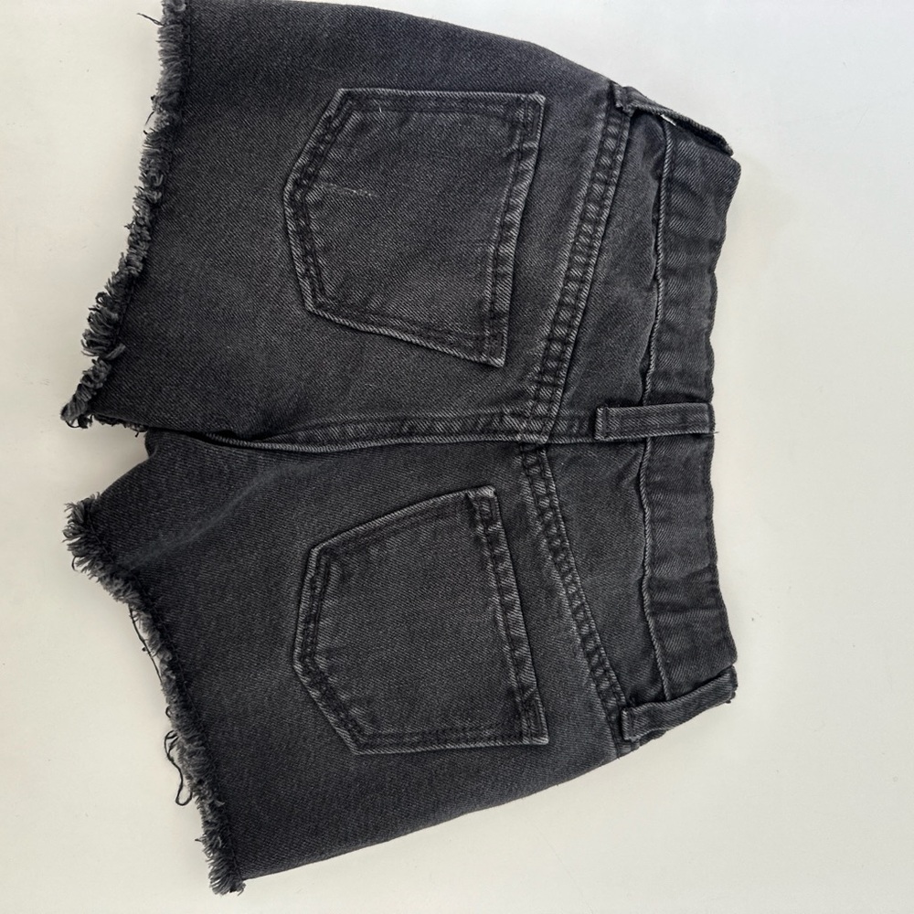 Old Navy Denim Shorts - Picture 3 of 4